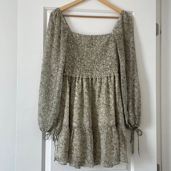 Dynamite Dress - Picture 2 of 3